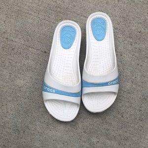 White and blue crocs micro wedges